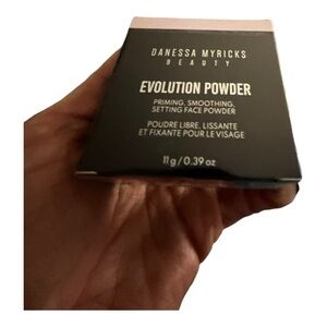 DANESSA MYRICKS BEAUTY Evolution Powder in Pink
